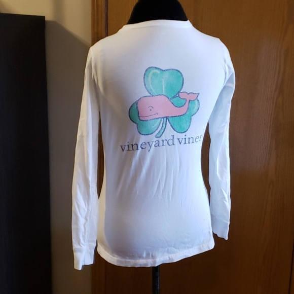 Vineyard vines long sleeve white tshirt whale 🐋 - Picture 5 of 6